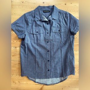 United by Blue button down - women’s M